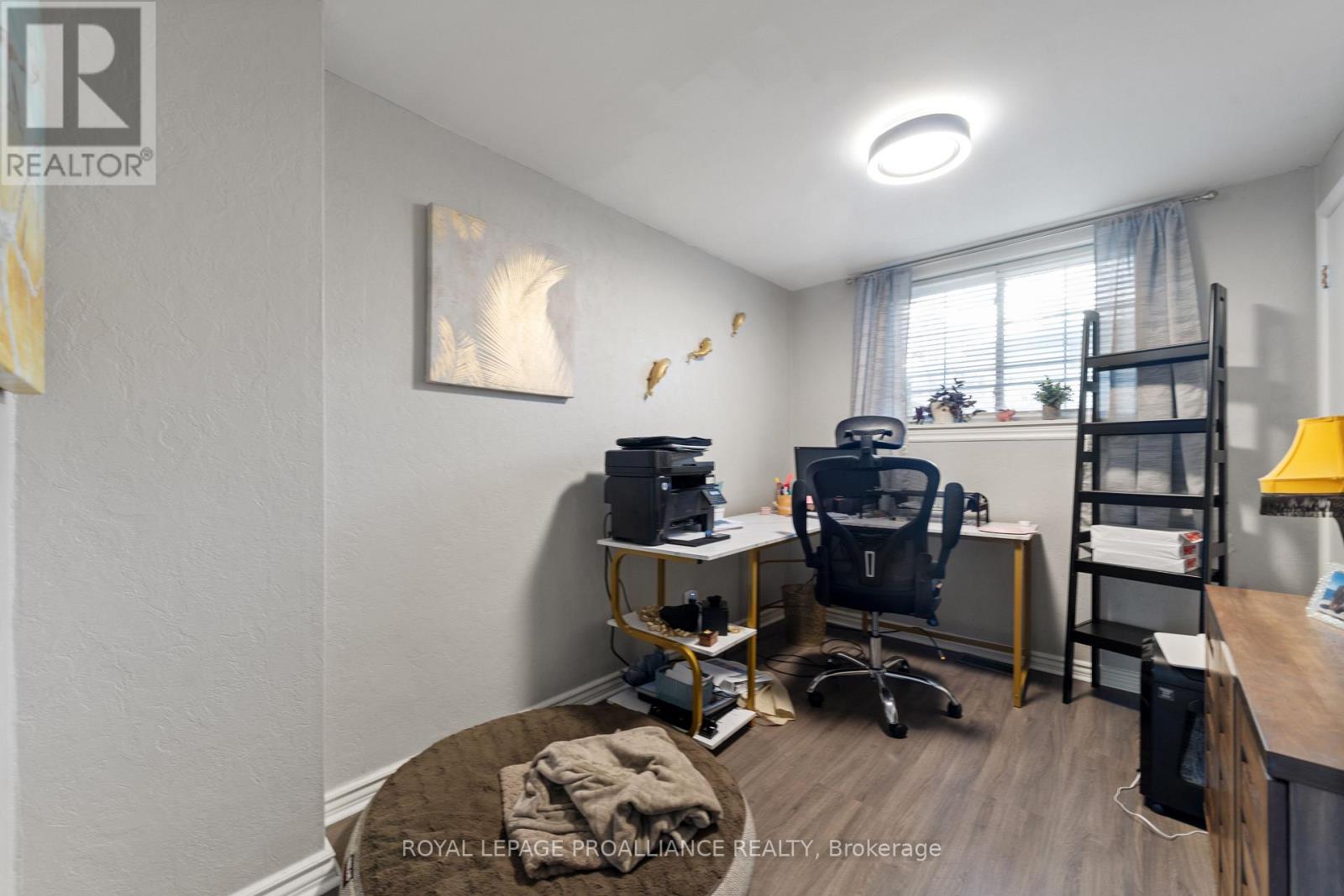 4 Kingsway Court, Belleville, Ontario K8N 4P1 - Photo 29 - X12541564