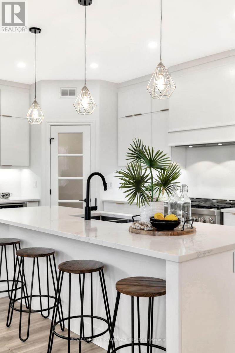 18 Raycroft Drive, Belleville, Ontario K8N 0R4 - Photo 13 - X12541828