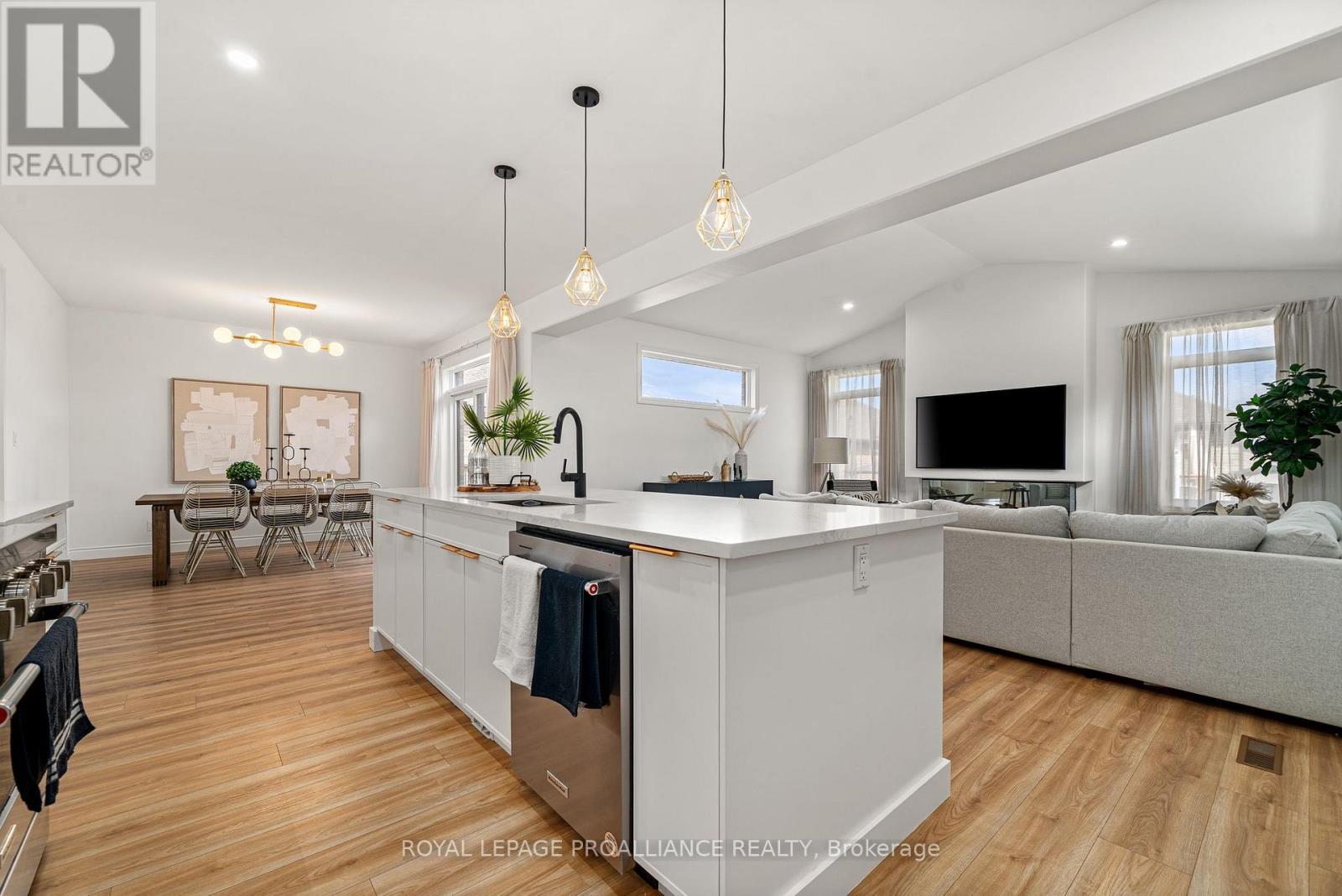 18 Raycroft Drive, Belleville, Ontario K8N 0R4 - Photo 14 - X12541828