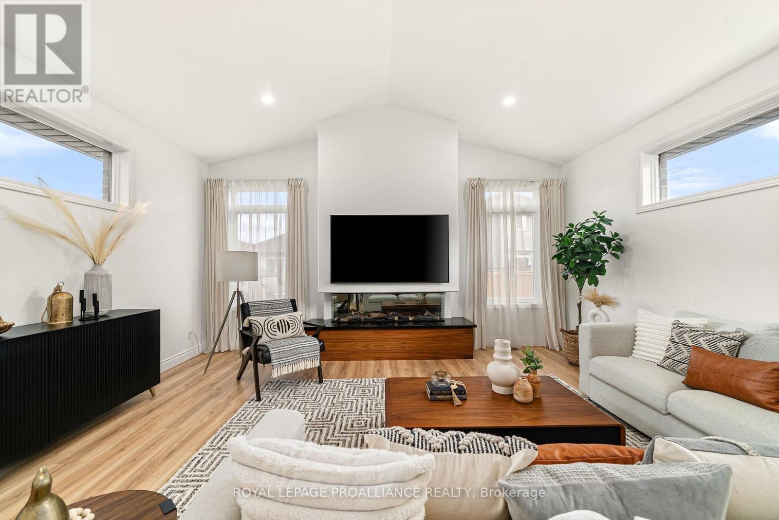 18 Raycroft Drive, Belleville, Ontario K8N 0R4 - Photo 15 - X12541828