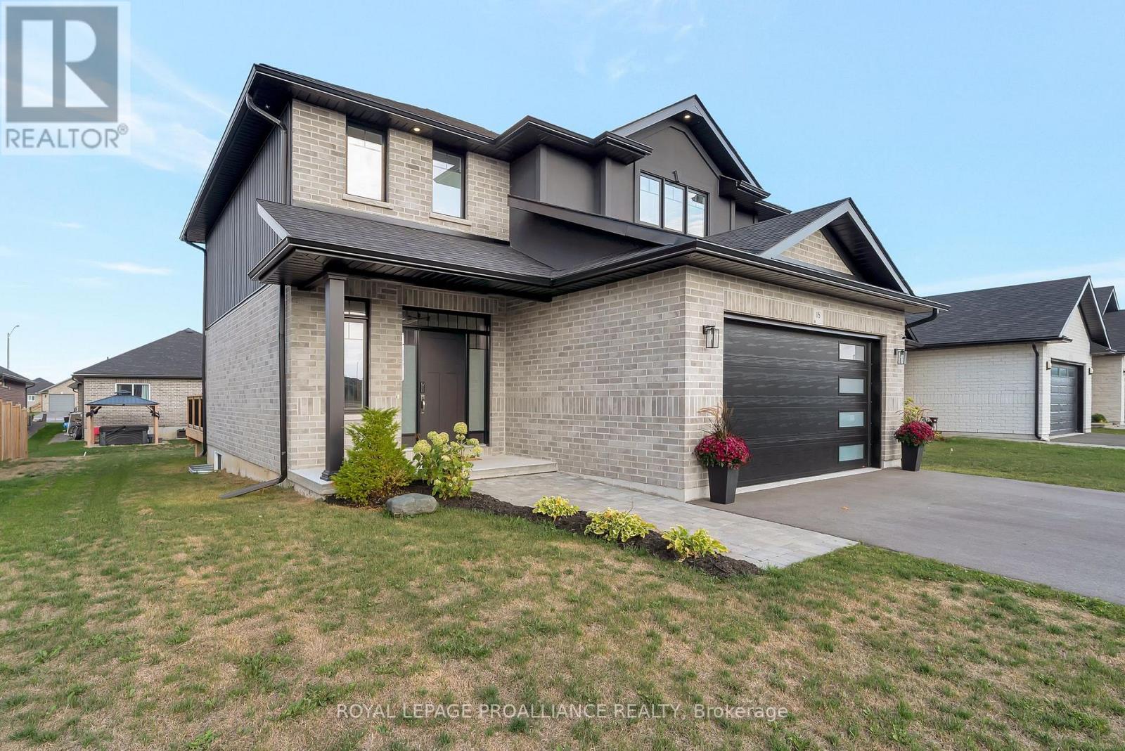 18 Raycroft Drive, Belleville, Ontario K8N 0R4 - Photo 2 - X12541828