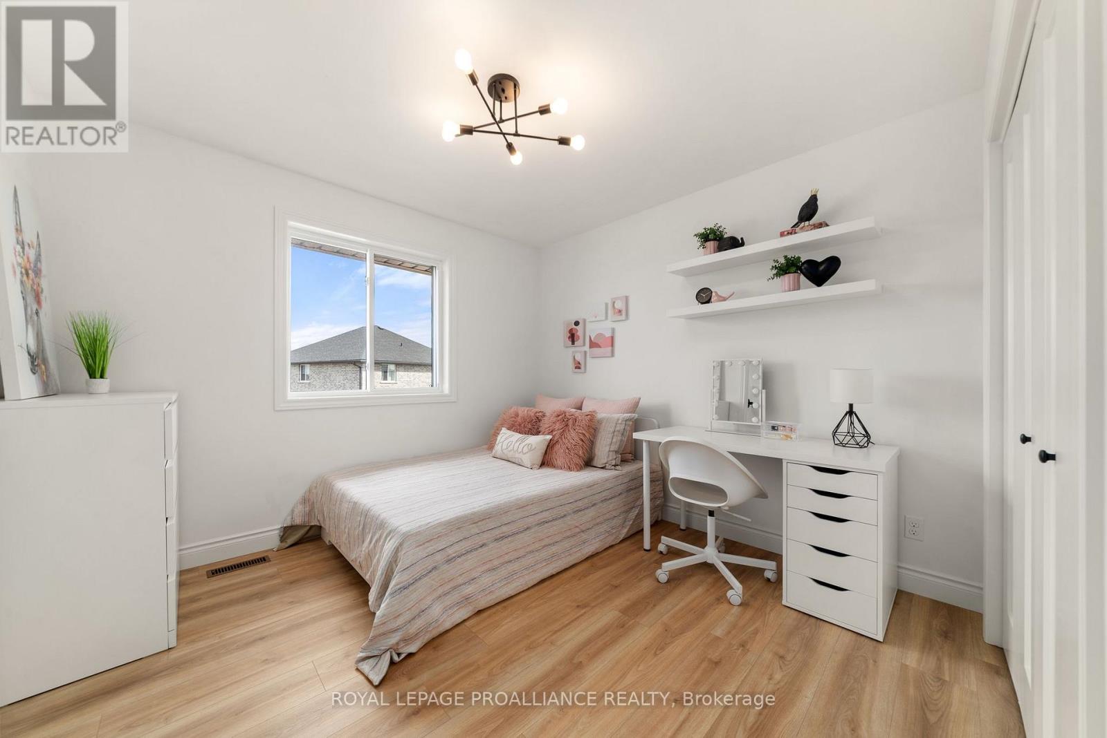 18 Raycroft Drive, Belleville, Ontario K8N 0R4 - Photo 31 - X12541828