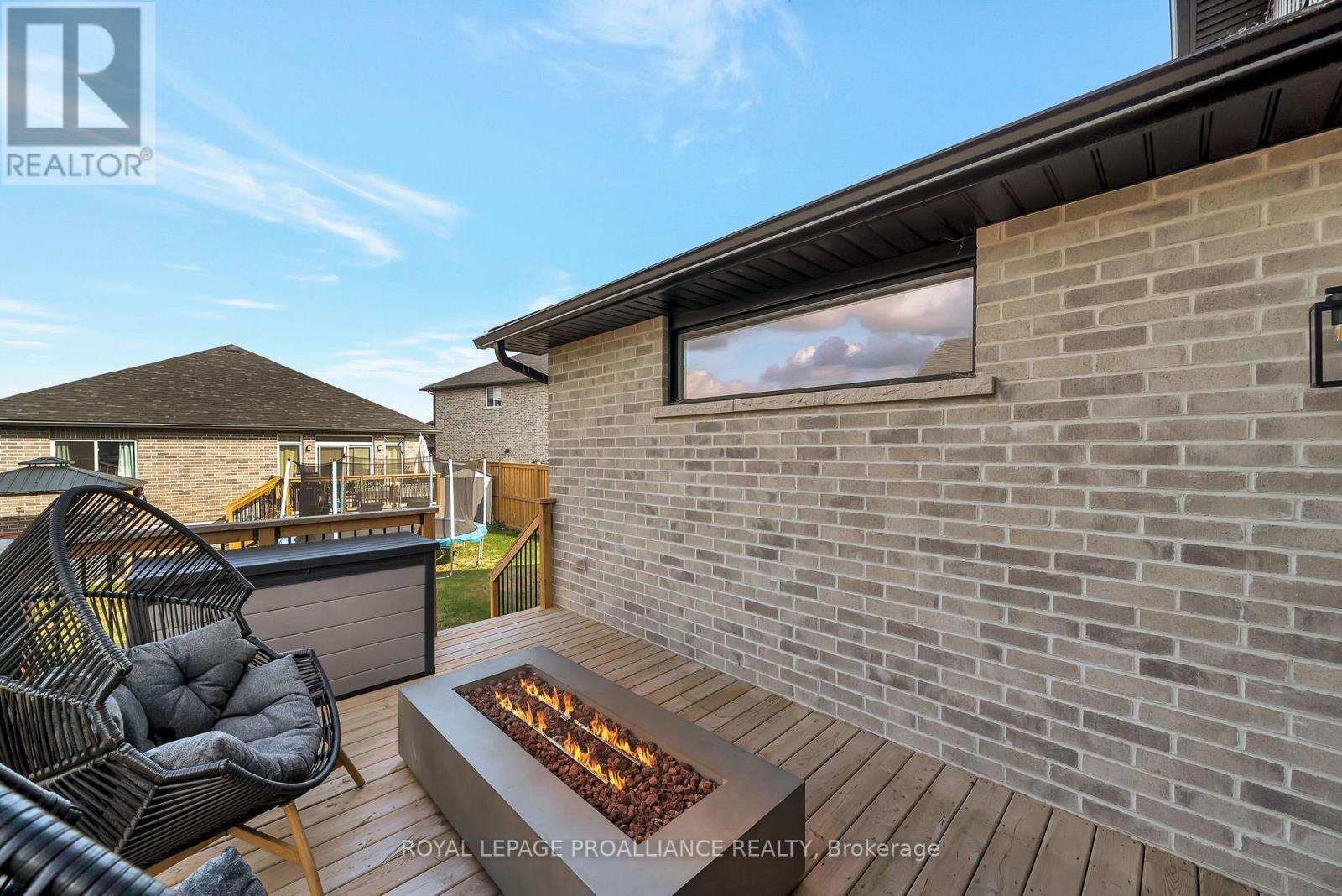 18 Raycroft Drive, Belleville, Ontario K8N 0R4 - Photo 43 - X12541828