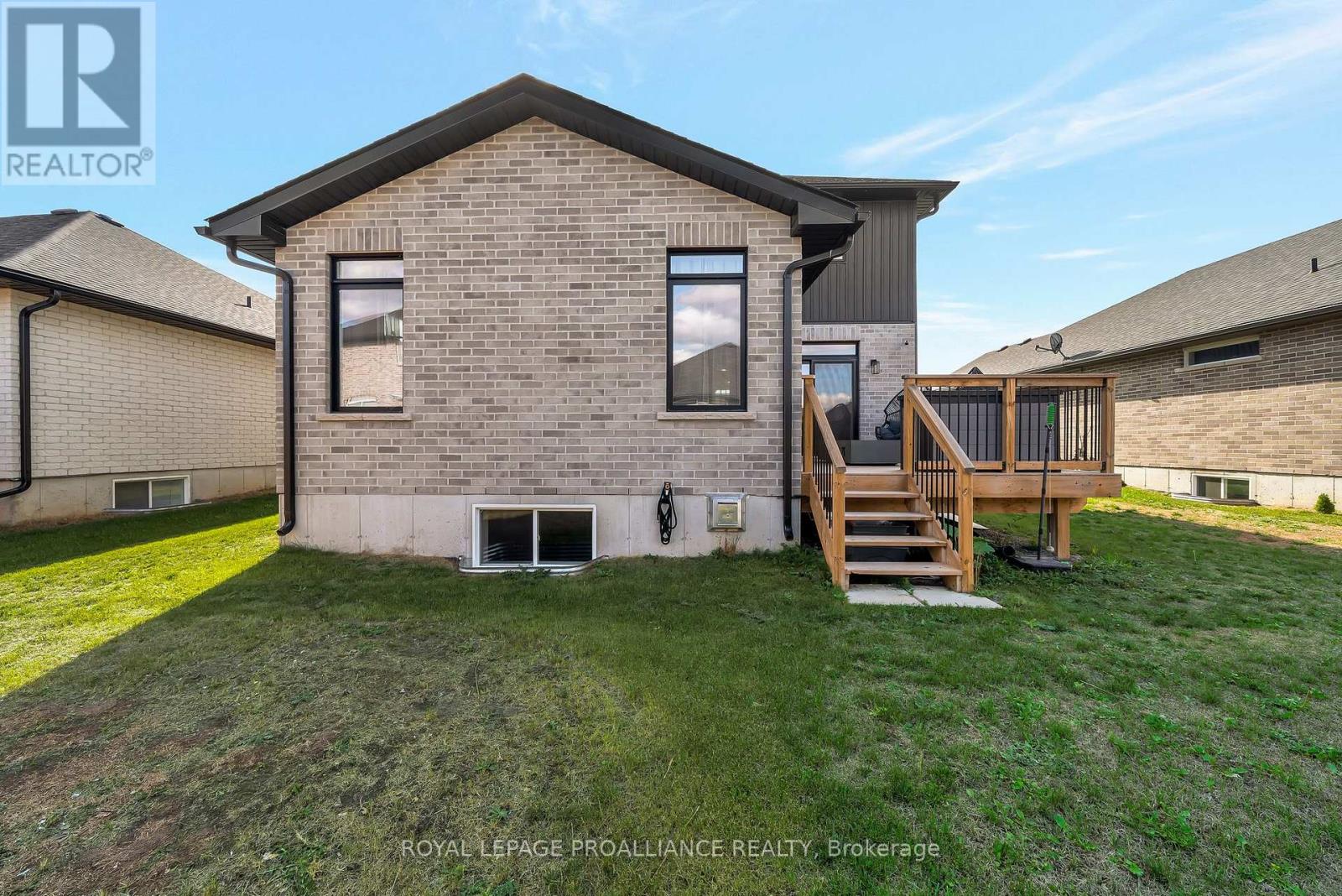 18 Raycroft Drive, Belleville, Ontario K8N 0R4 - Photo 45 - X12541828