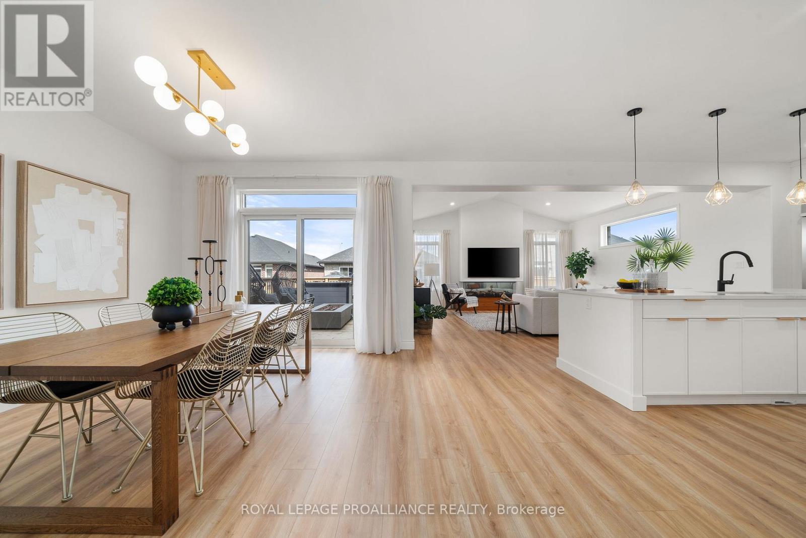 18 Raycroft Drive, Belleville, Ontario K8N 0R4 - Photo 5 - X12541828