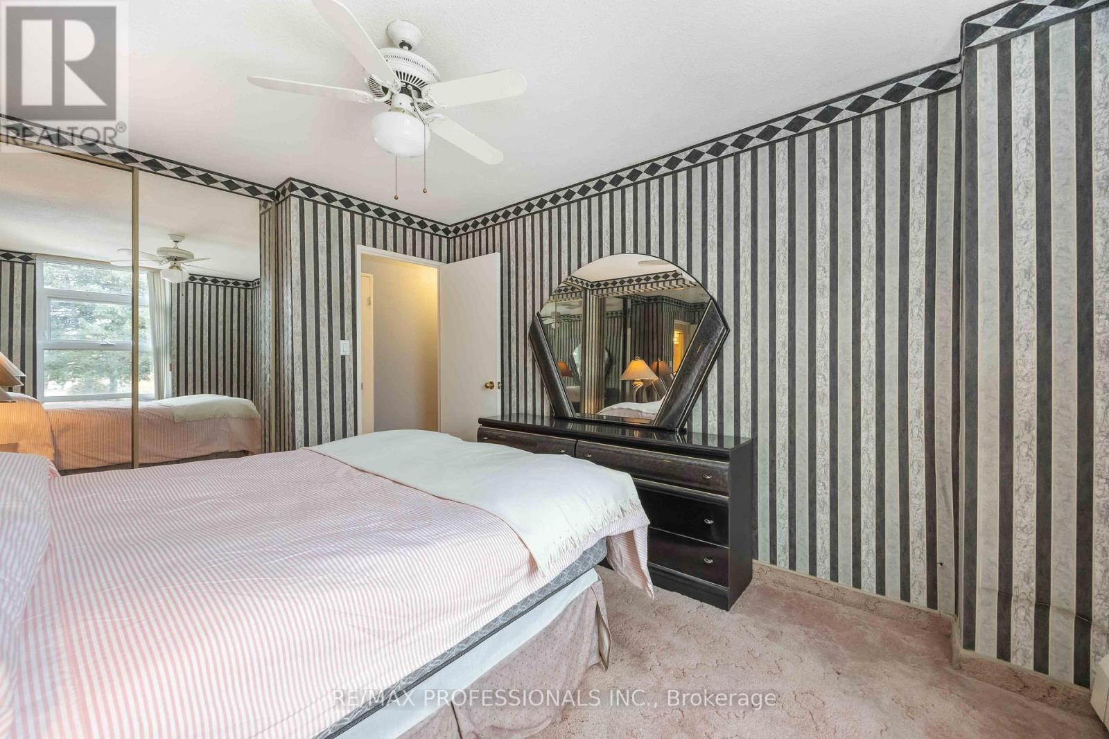 210 - 345 Driftwood Avenue, Toronto, Ontario  M3N 2P4 - Photo 16 - W12541050