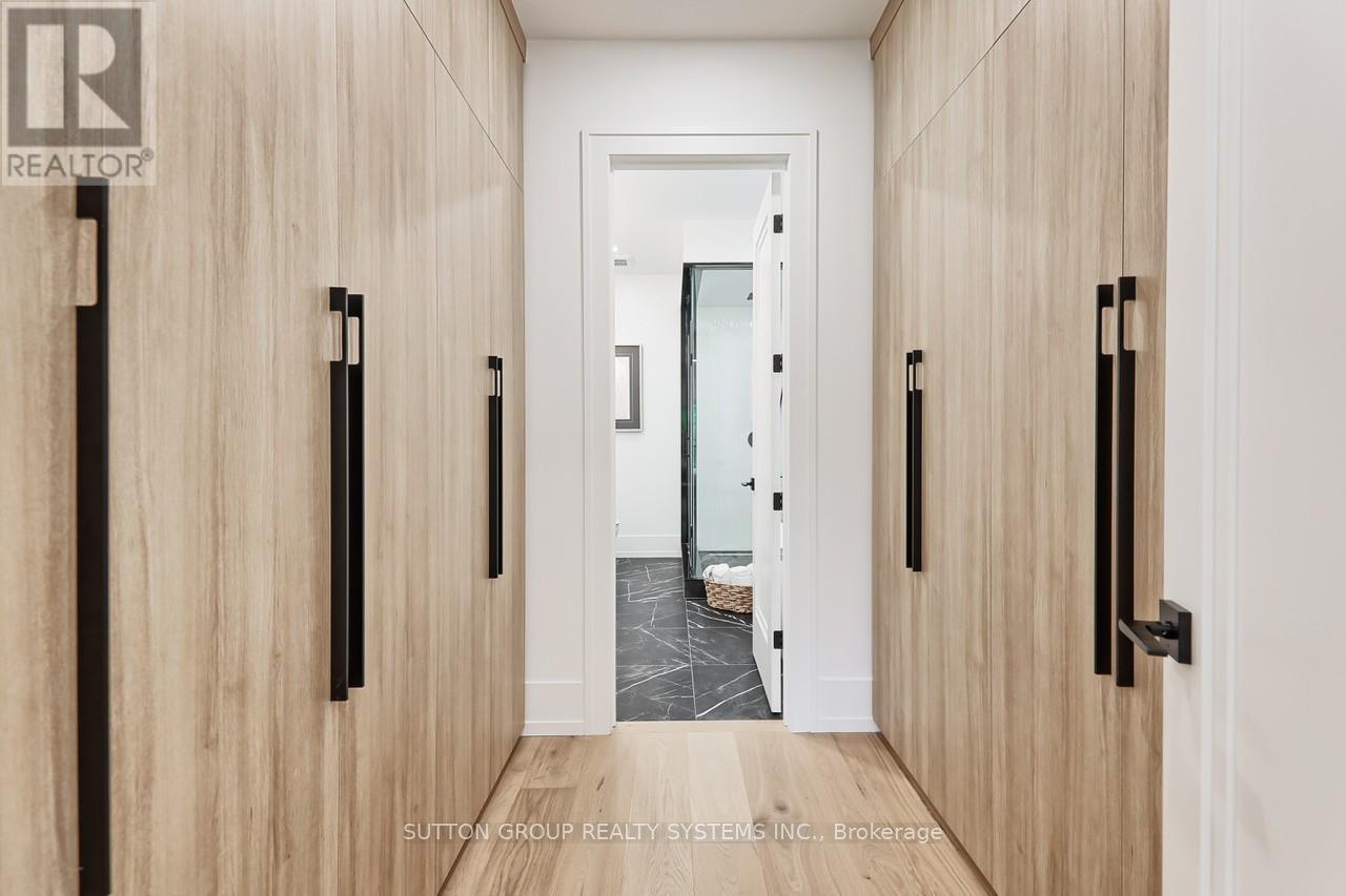 214 Shaver Avenue N, Toronto, Ontario  M9B 4P3 - Photo 18 - W12541364