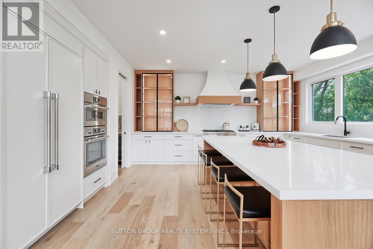 214 Shaver Avenue N, Toronto, Ontario  M9B 4P3 - Photo 3 - W12541364