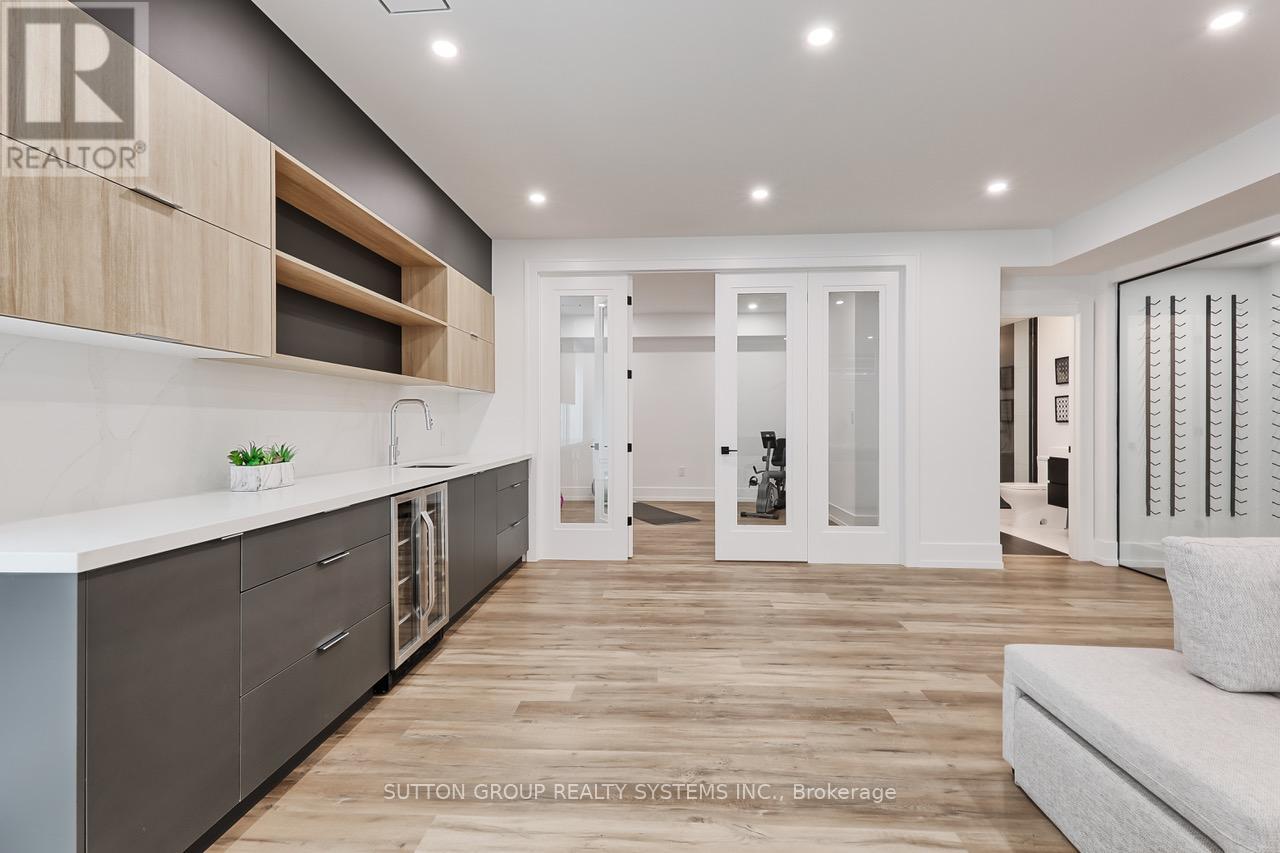 214 Shaver Avenue N, Toronto, Ontario  M9B 4P3 - Photo 28 - W12541364