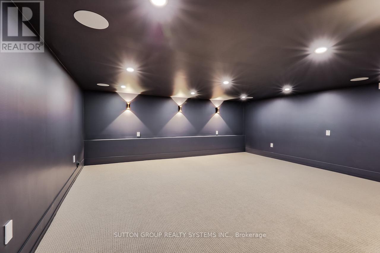 214 Shaver Avenue N, Toronto, Ontario  M9B 4P3 - Photo 31 - W12541364