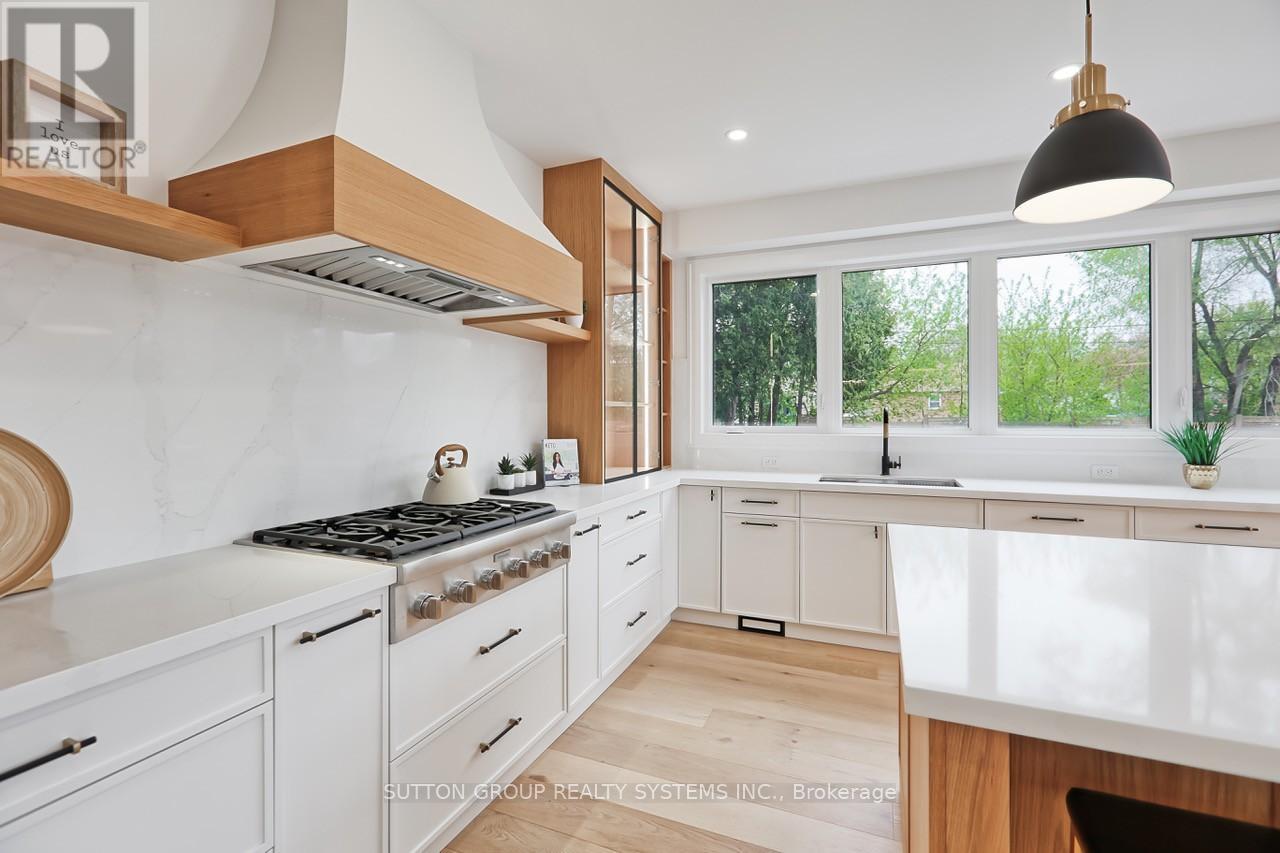 214 Shaver Avenue N, Toronto, Ontario  M9B 4P3 - Photo 4 - W12541364