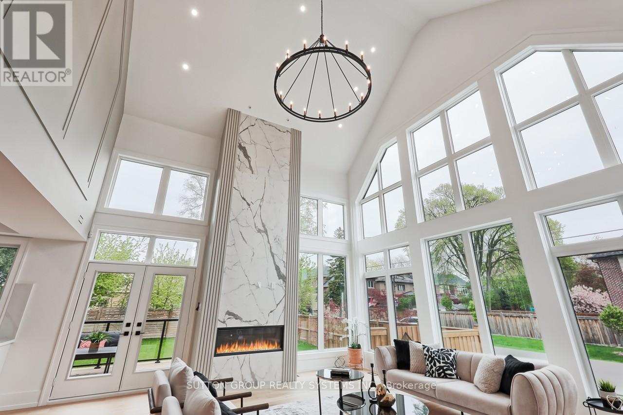 214 Shaver Avenue N, Toronto, Ontario  M9B 4P3 - Photo 6 - W12541364