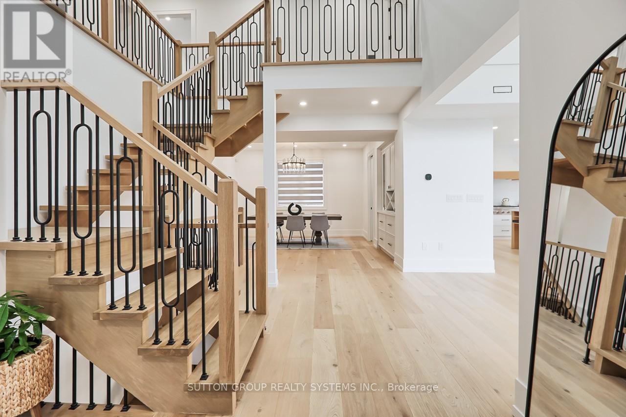 214 Shaver Avenue N, Toronto, Ontario  M9B 4P3 - Photo 8 - W12541364