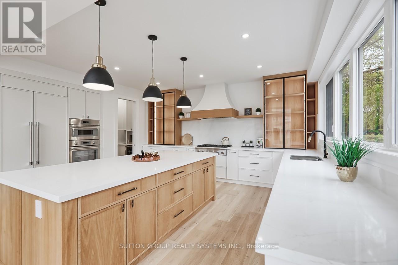 214 Shaver Avenue N, Toronto, Ontario  M9B 4P3 - Photo 5 - W12541364