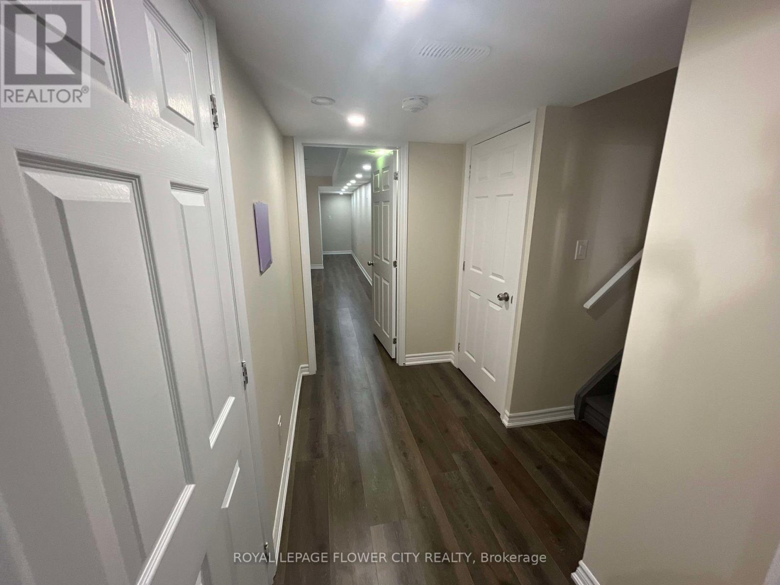 20 Four Seasons Circle, Brampton, Ontario  L7A 2A8 - Photo 12 - W12541460