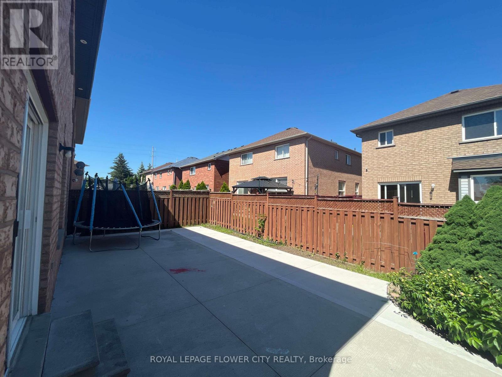 20 Four Seasons Circle, Brampton, Ontario  L7A 2A8 - Photo 16 - W12541460