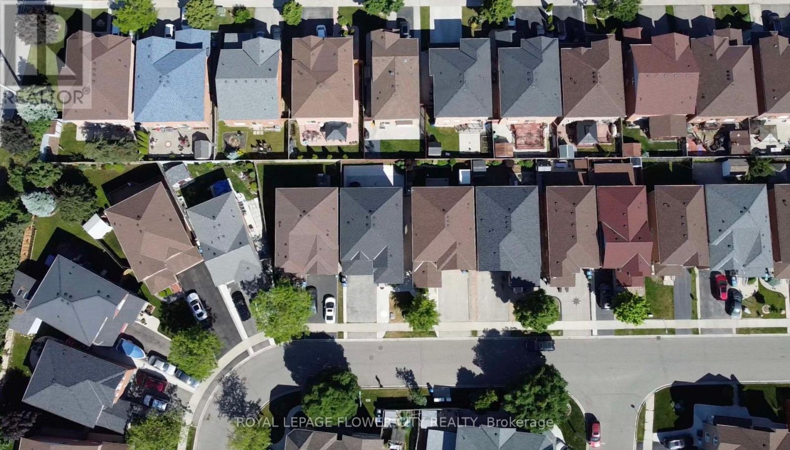 20 Four Seasons Circle, Brampton, Ontario  L7A 2A8 - Photo 18 - W12541460