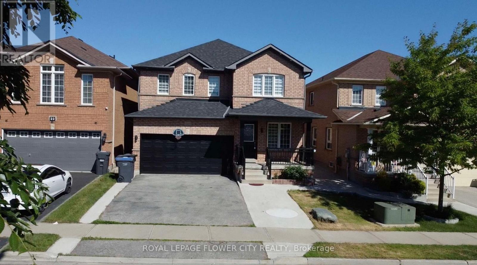 20 Four Seasons Circle, Brampton, Ontario  L7A 2A8 - Photo 2 - W12541460