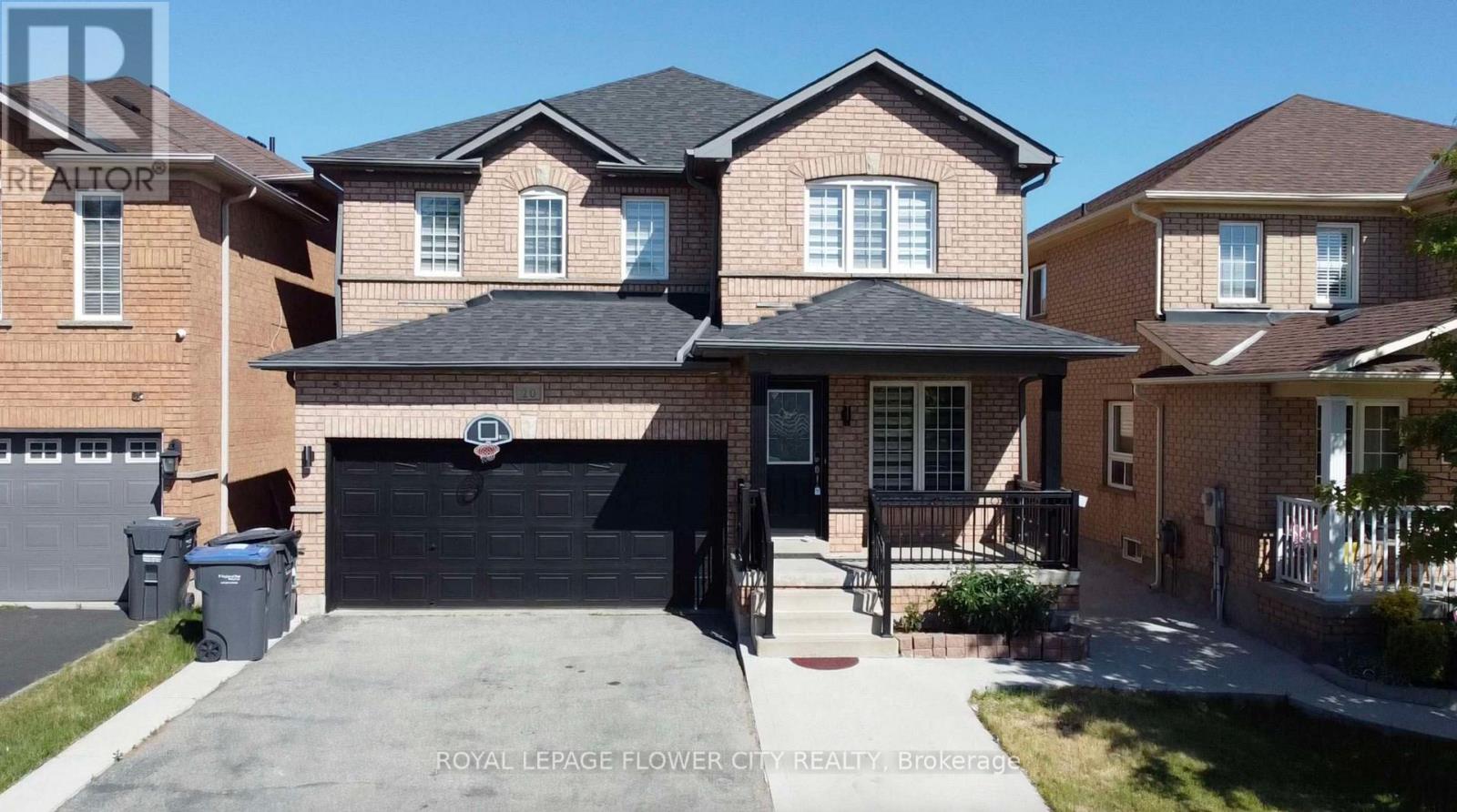 20 Four Seasons Circle, Brampton, Ontario  L7A 2A8 - Photo 3 - W12541460