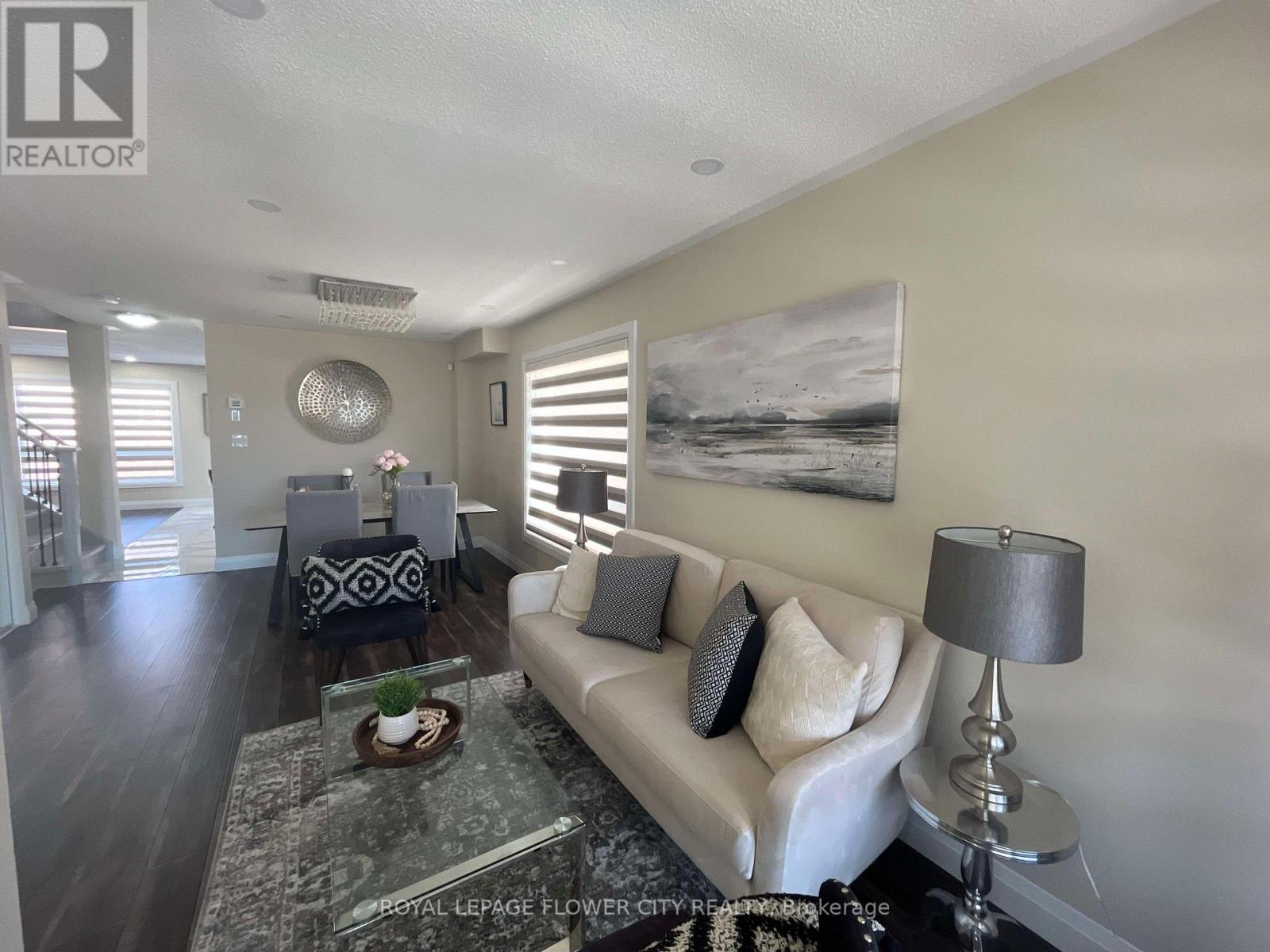 20 Four Seasons Circle, Brampton, Ontario  L7A 2A8 - Photo 5 - W12541460