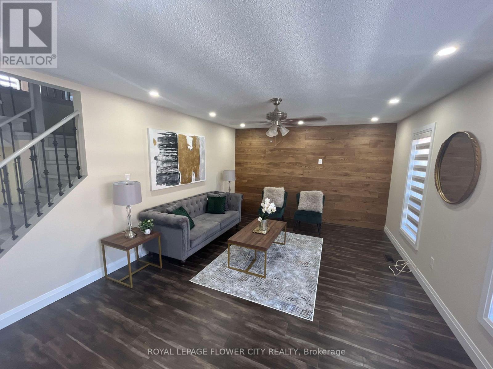 20 Four Seasons Circle, Brampton, Ontario  L7A 2A8 - Photo 6 - W12541460