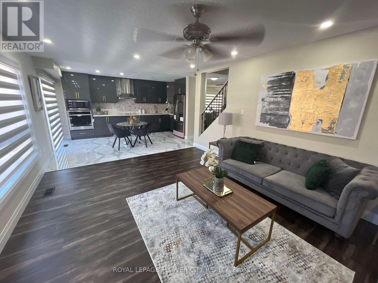 20 Four Seasons Circle, Brampton, Ontario  L7A 2A8 - Photo 8 - W12541460