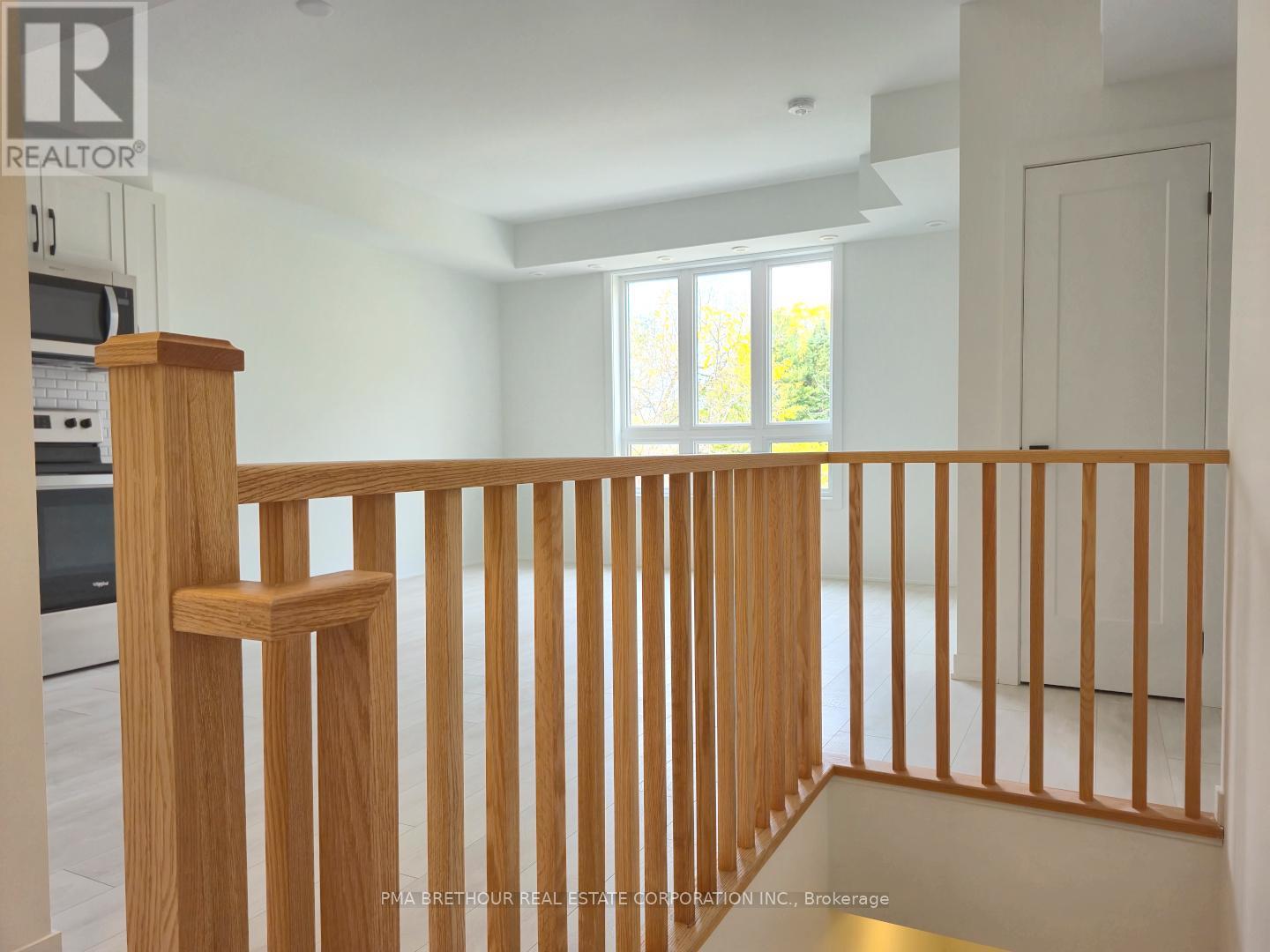 3 - 4045 Hickory Drive, Mississauga, Ontario  L4W 0G6 - Photo 5 - W12541484