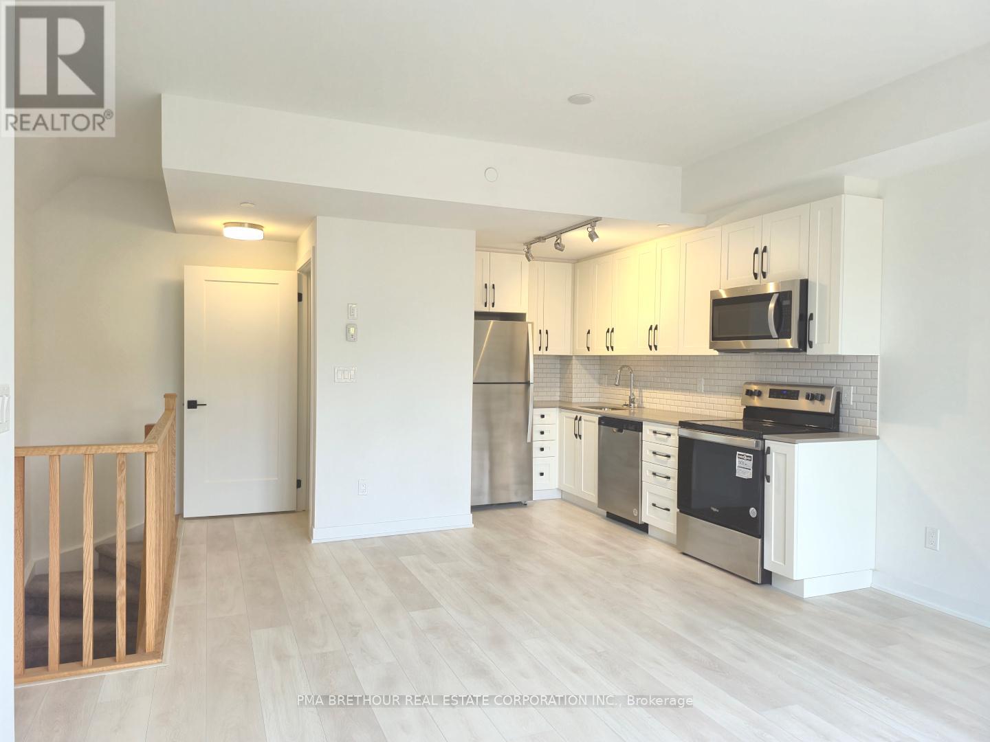 3 - 4045 Hickory Drive, Mississauga, Ontario  L4W 0G6 - Photo 8 - W12541484