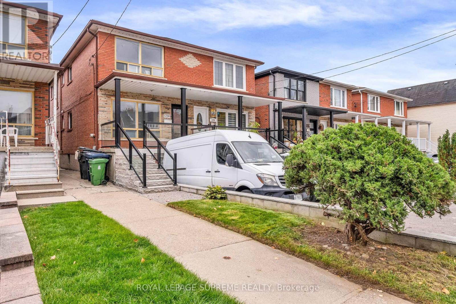 579a Delaware Avenue, Toronto, Ontario  M6H 5V3 - Photo 2 - W12541542