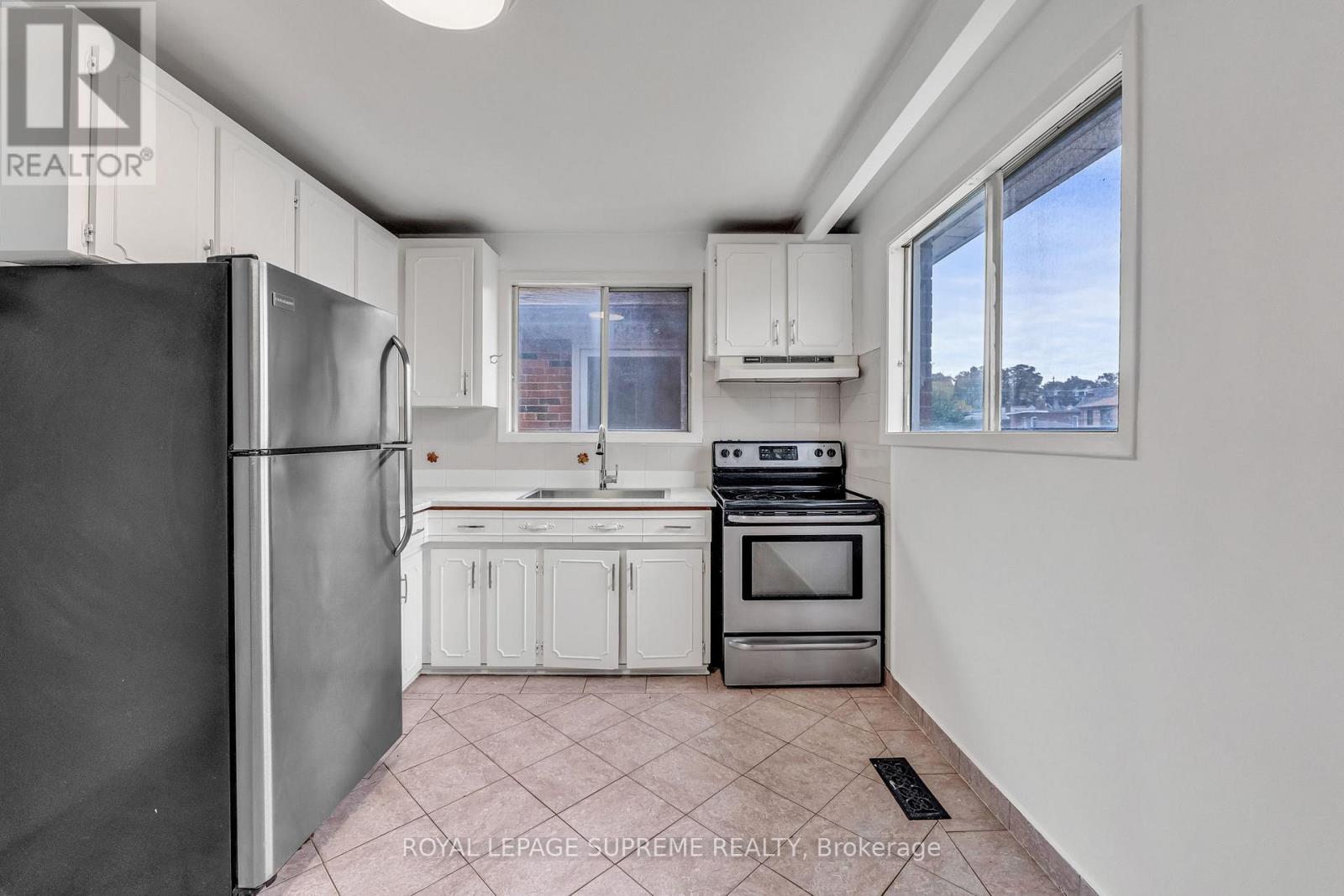 579a Delaware Avenue, Toronto, Ontario  M6H 5V3 - Photo 20 - W12541542