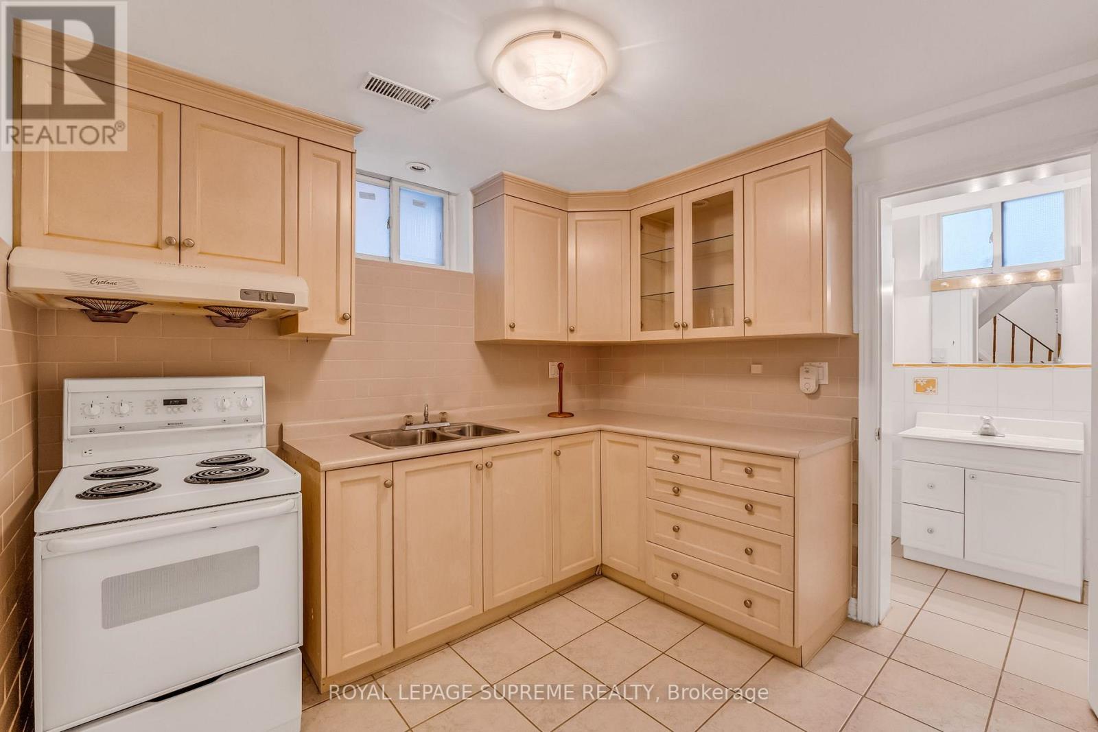 579a Delaware Avenue, Toronto, Ontario  M6H 5V3 - Photo 29 - W12541542