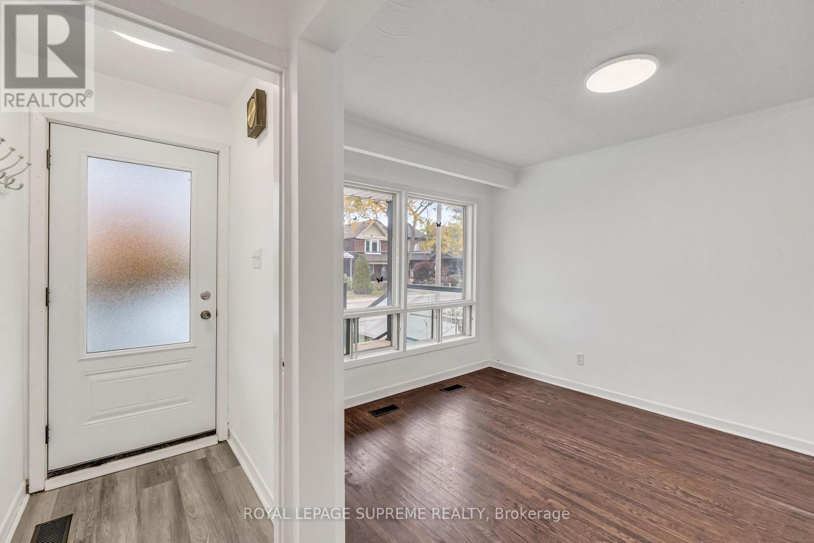 579a Delaware Avenue, Toronto, Ontario  M6H 5V3 - Photo 6 - W12541542