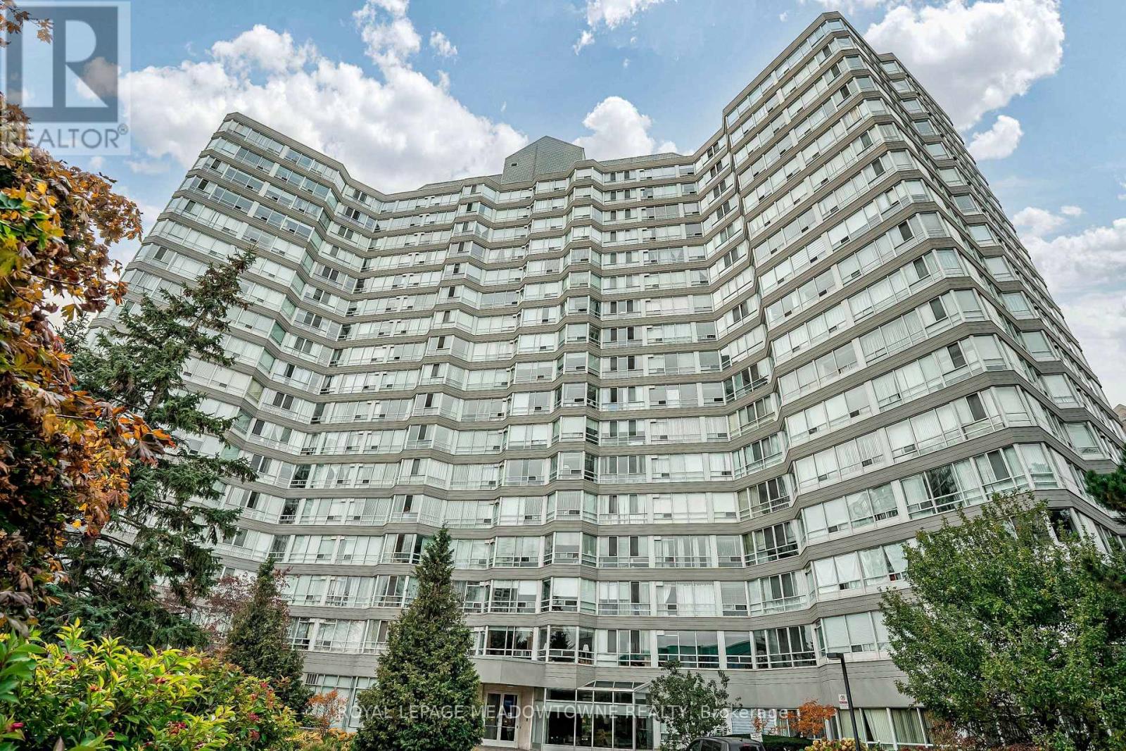 1512 - 50 Kingsbridge Garden Circle, Mississauga, Ontario  L5R 1Y2 - Photo 2 - W12541544