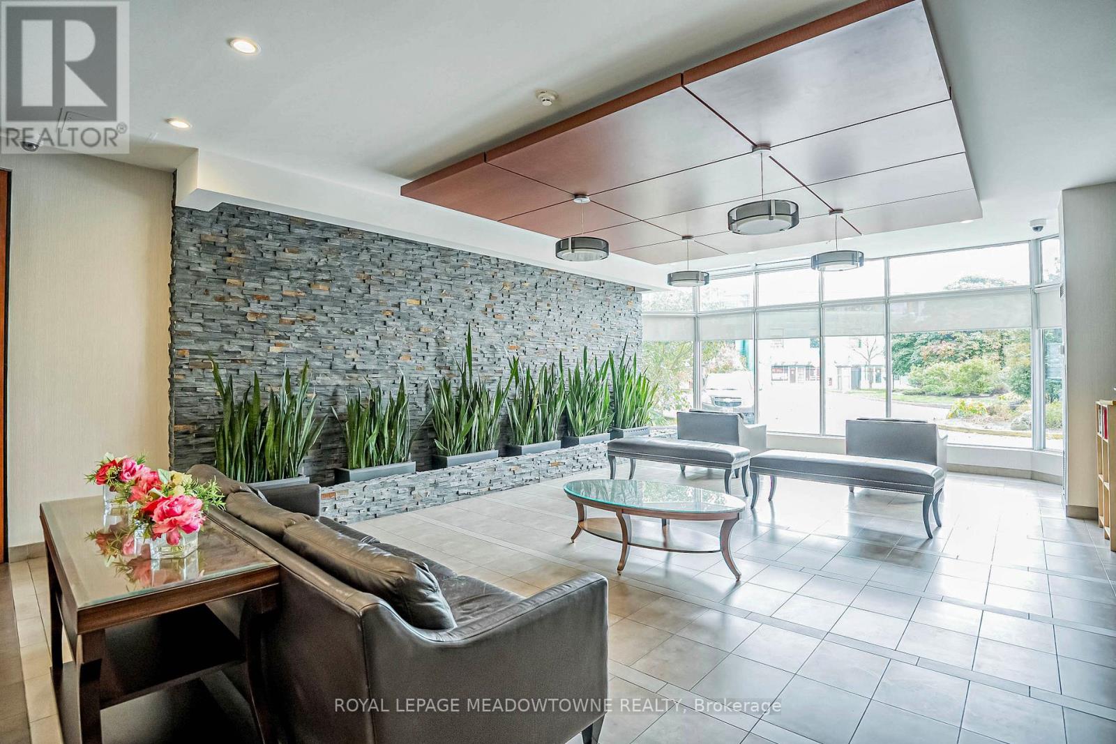 1512 - 50 Kingsbridge Garden Circle, Mississauga, Ontario  L5R 1Y2 - Photo 5 - W12541544