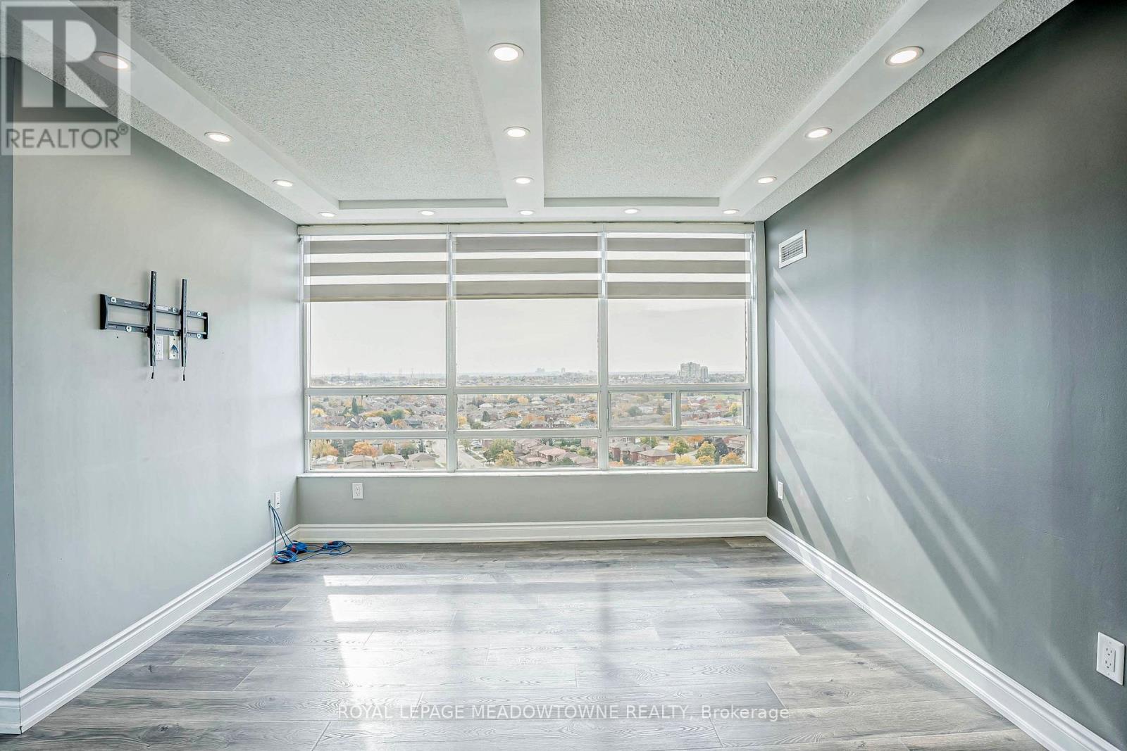 1512 - 50 Kingsbridge Garden Circle, Mississauga, Ontario  L5R 1Y2 - Photo 8 - W12541544