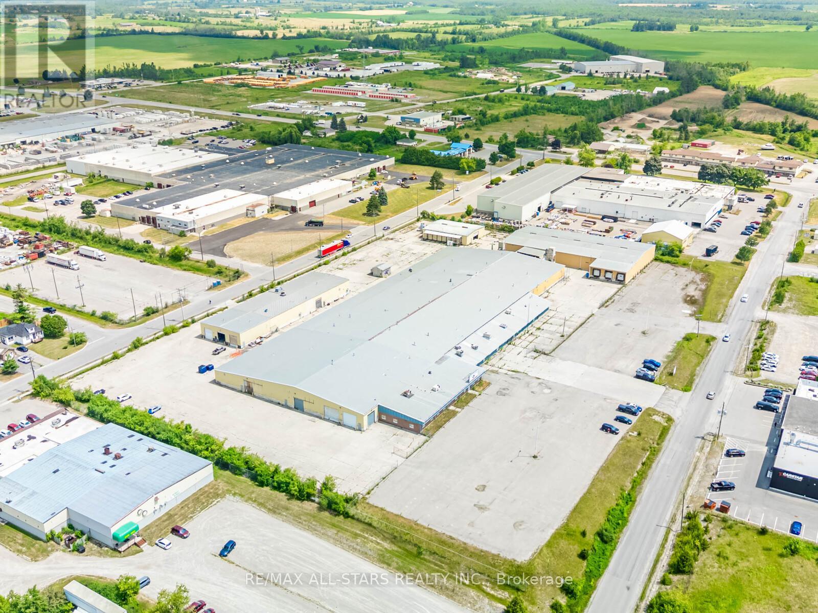 #1-3 - 70 Mount Hope Street, Kawartha Lakes, Ontario  K9V 5G4 - Photo 3 - X12541446