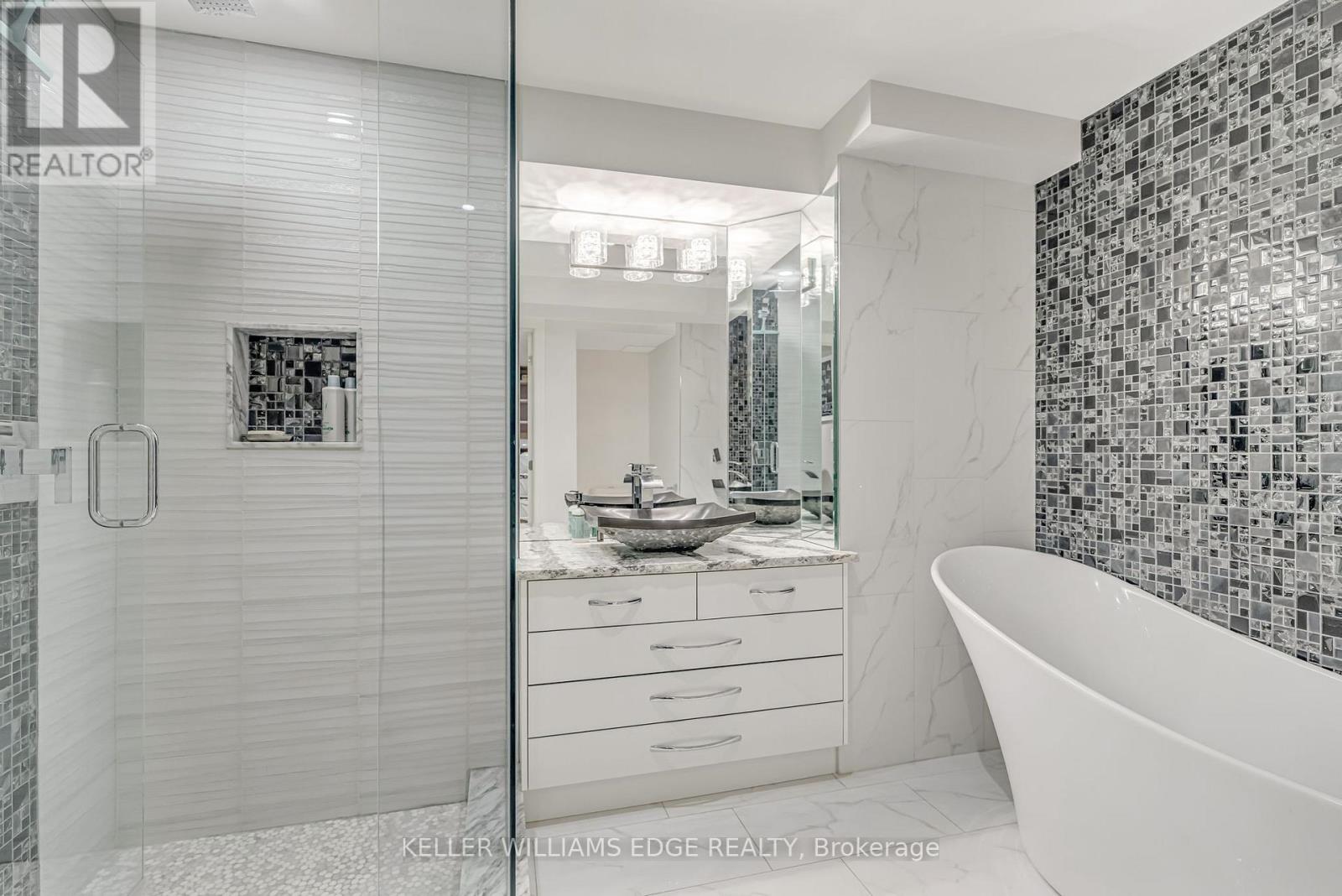 8 Keewaydin Street, Hamilton, Ontario  L8B 0K1 - Photo 35 - X12541454