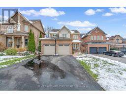 8 KEEWAYDIN STREET, Hamilton, Ontario