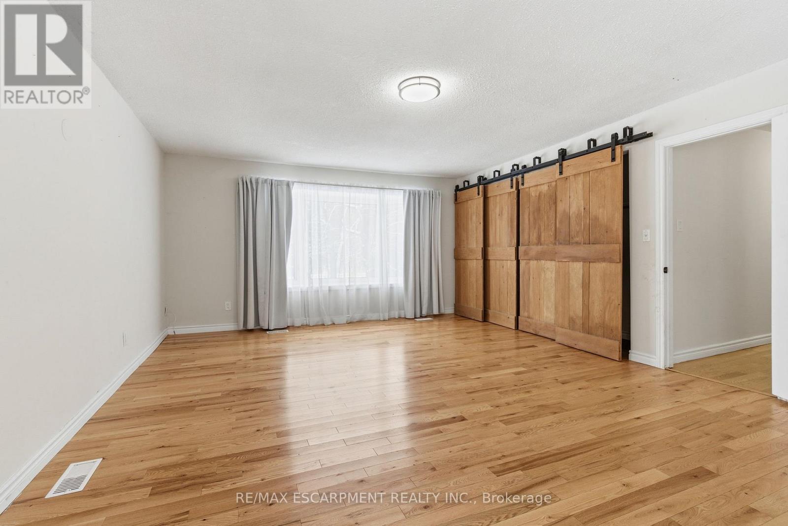 563 6th Concession Road W, Hamilton, Ontario  L8B 1N2 - Photo 24 - X12541476