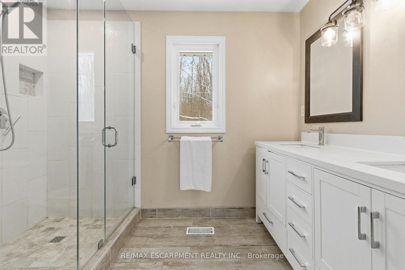 563 6th Concession Road W, Hamilton, Ontario  L8B 1N2 - Photo 27 - X12541476