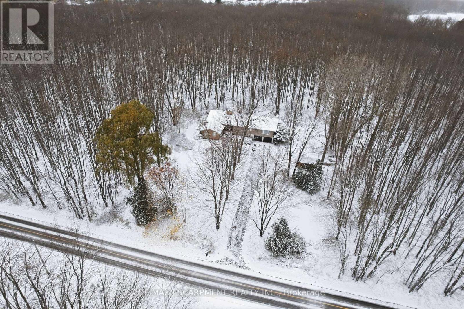 563 6th Concession Road W, Hamilton, Ontario  L8B 1N2 - Photo 3 - X12541476