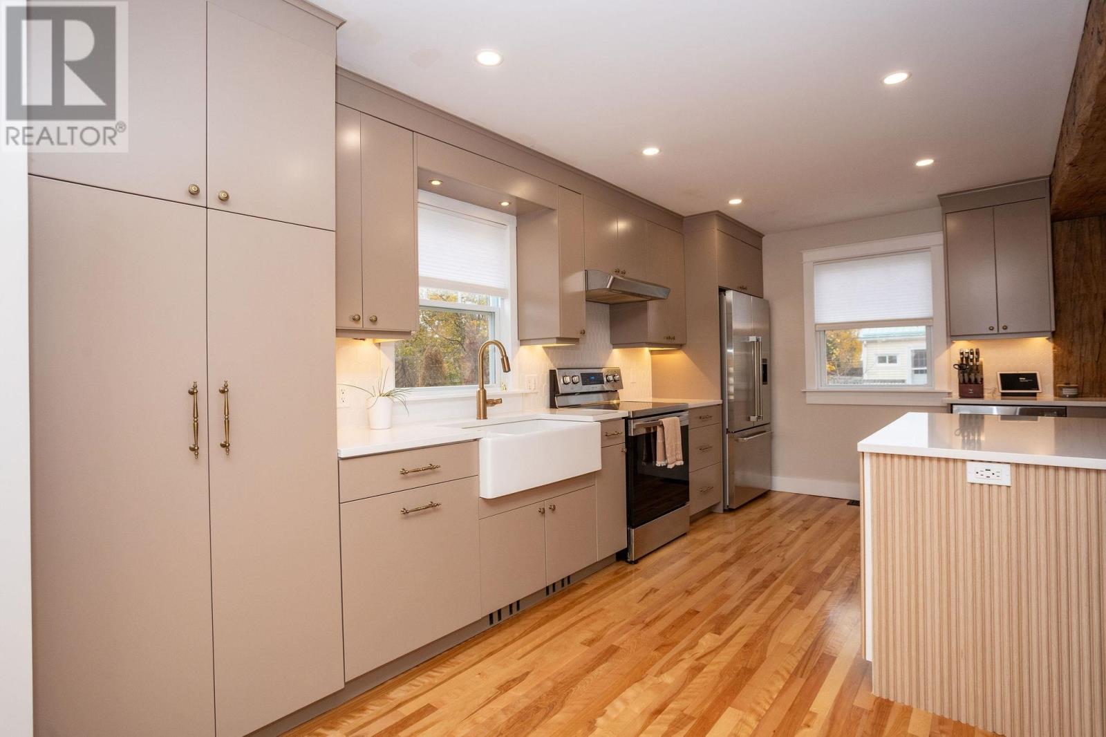 212 Belvedere Avenue, Charlottetown, Prince Edward Island  C1A 2Z3 - Photo 12 - 202527853