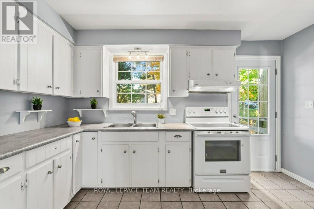 476 Laurier Boulevard, Brockville, Ontario  K6V 6C5 - Photo 18 - X12502776