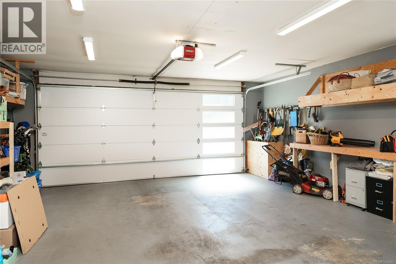 2780 Arbutus Rd, Saanich, British Columbia  V8N 5X4 - Photo 55 - 1020427