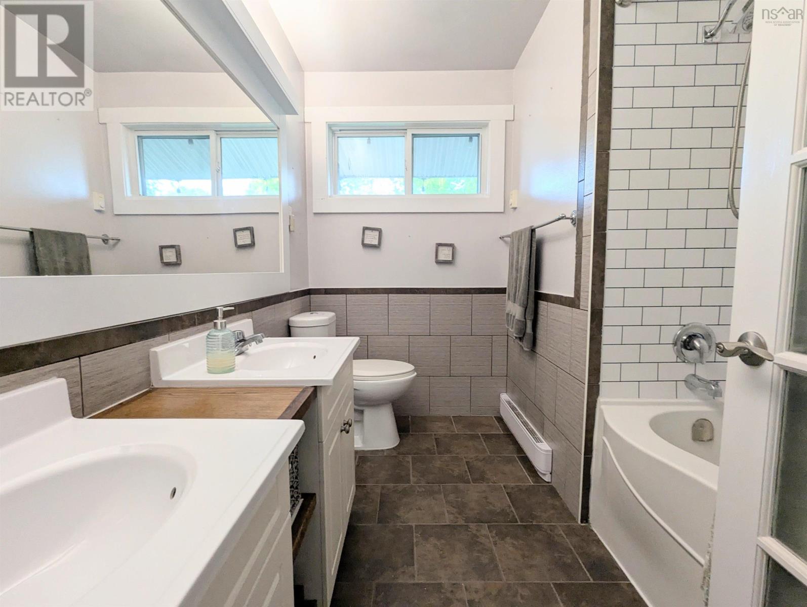 7 Muriel Avenue, Dartmouth, Nova Scotia  B2W 2E4 - Photo 8 - 202523165