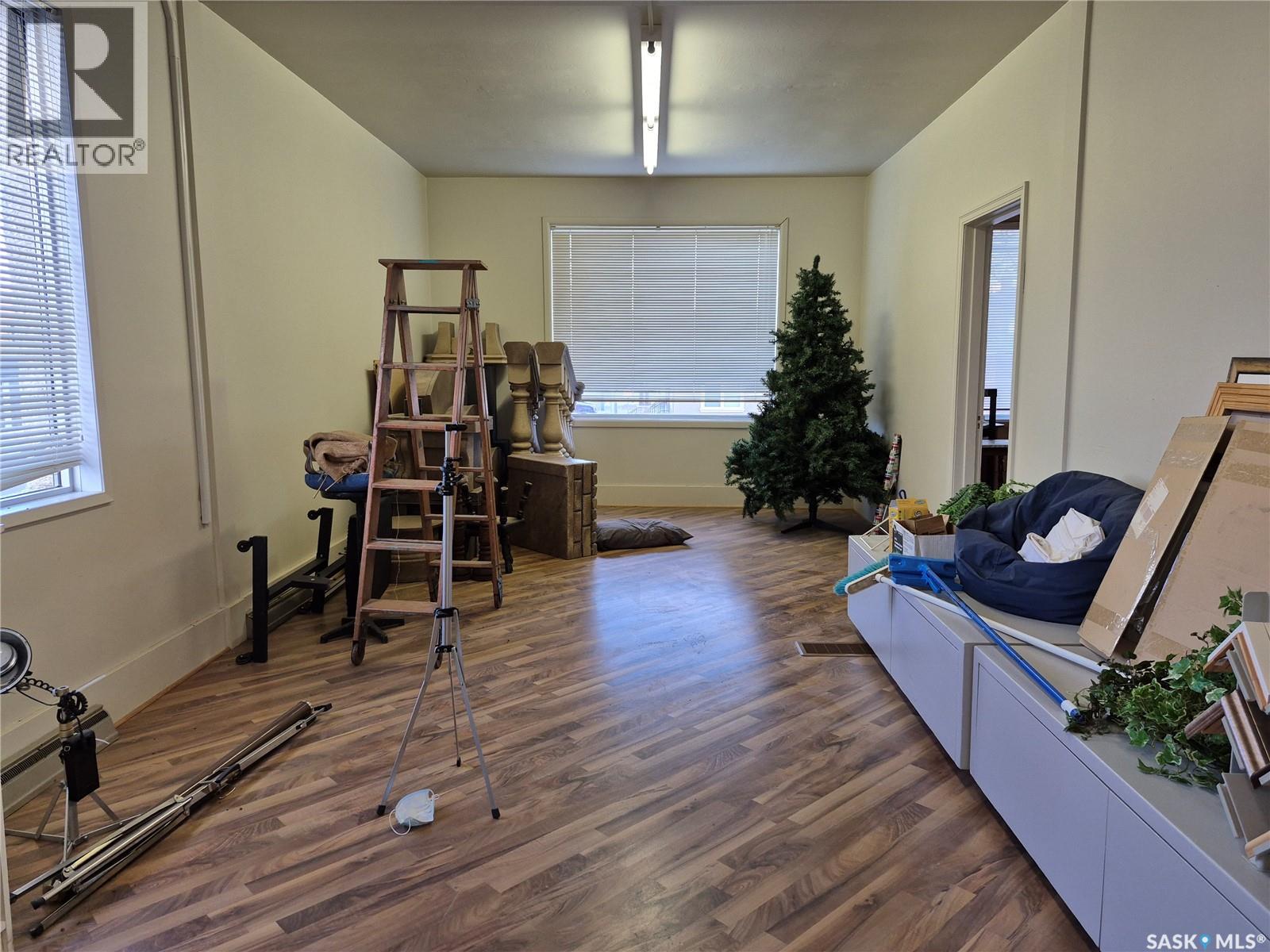 Shaunavon Liquor Store, Shaunavon, Saskatchewan  S0N 2M0 - Photo 24 - SK023990