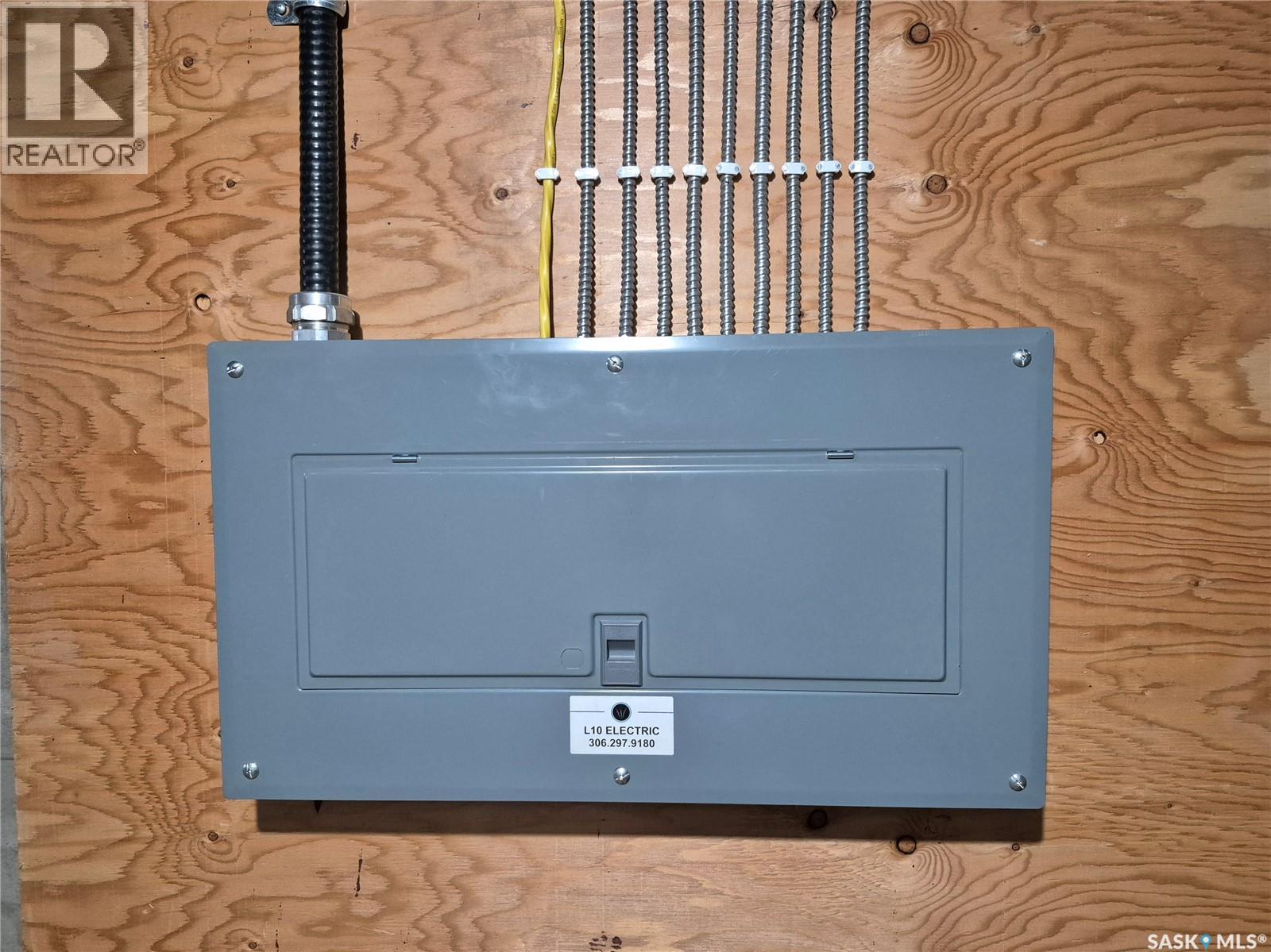 Shaunavon Liquor Store, Shaunavon, Saskatchewan  S0N 2M0 - Photo 36 - SK023990