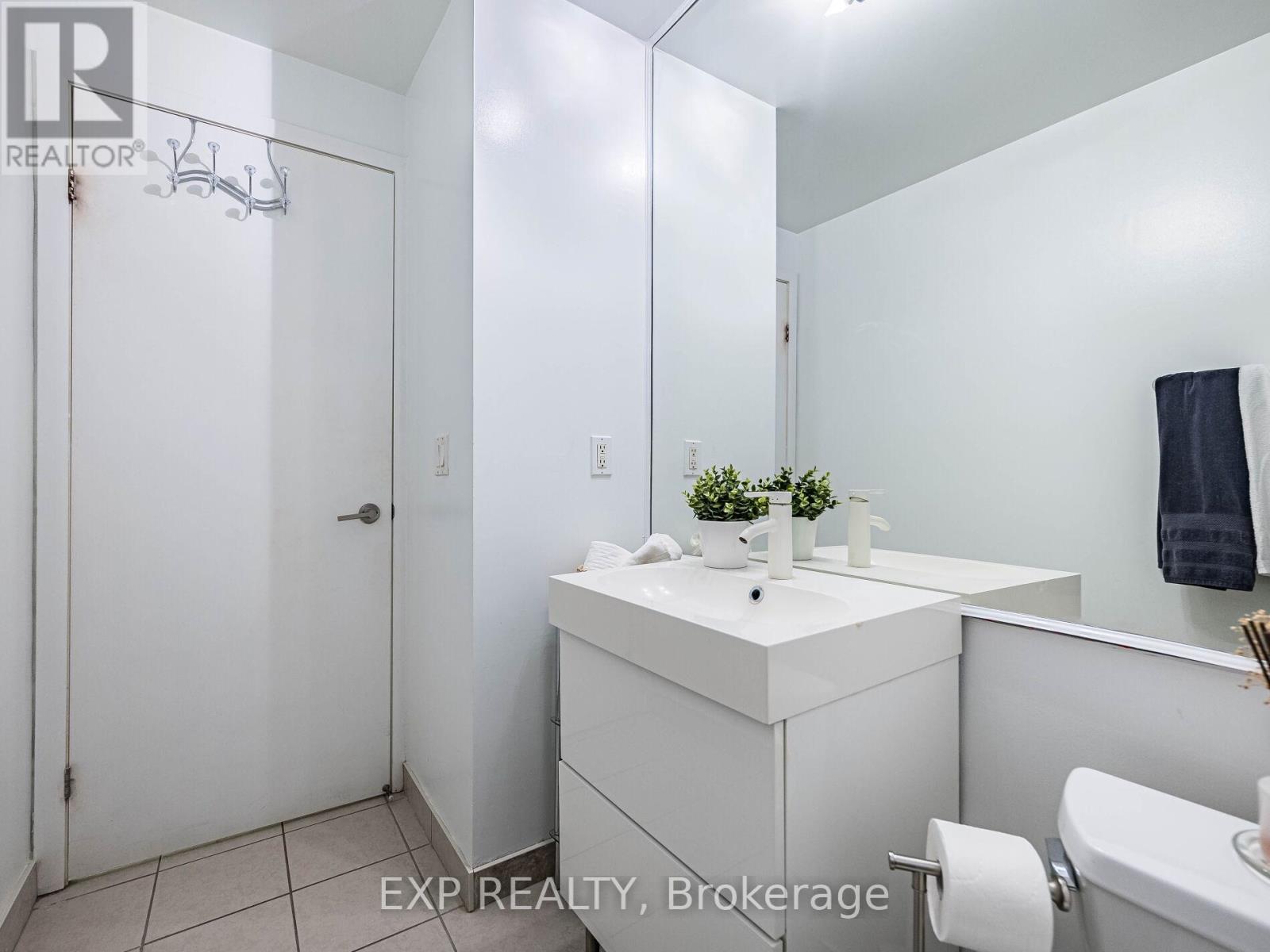 167 - 209 Fort York Boulevard, Toronto, Ontario  M5V 4A1 - Photo 18 - C12541572