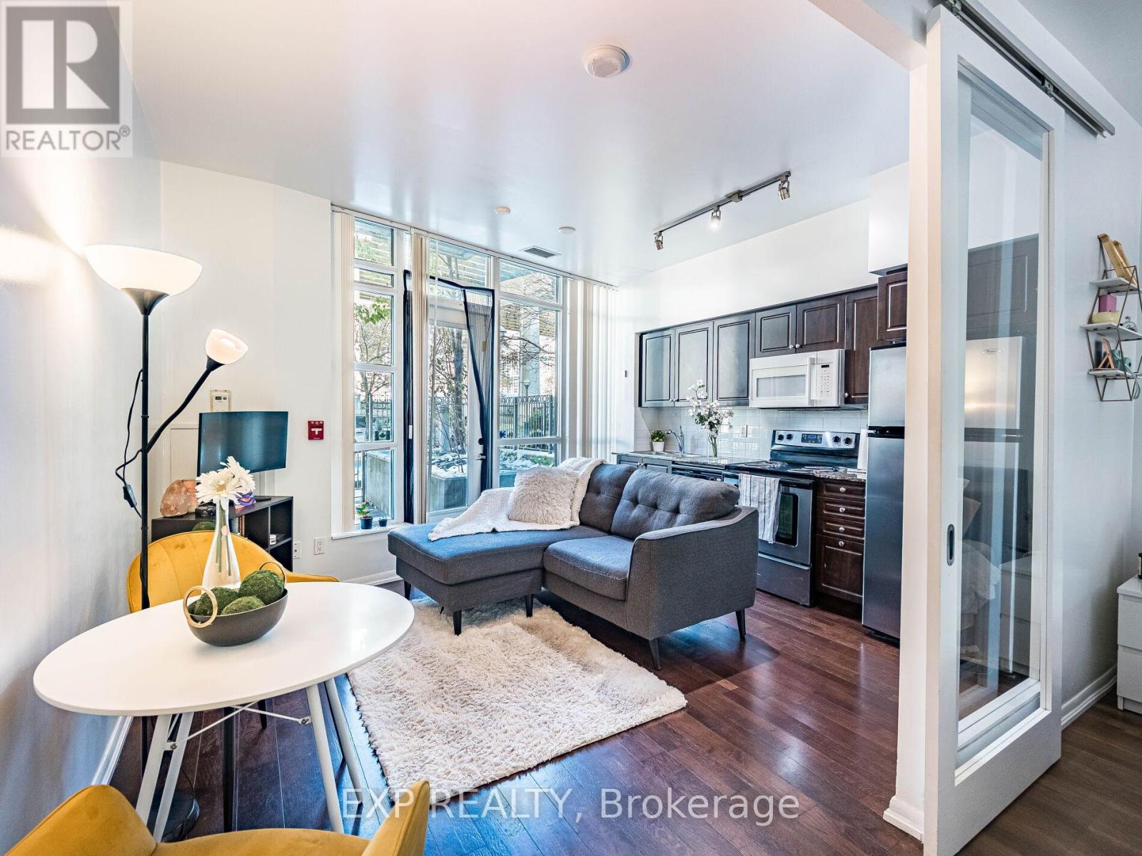 167 - 209 Fort York Boulevard, Toronto, Ontario  M5V 4A1 - Photo 8 - C12541572