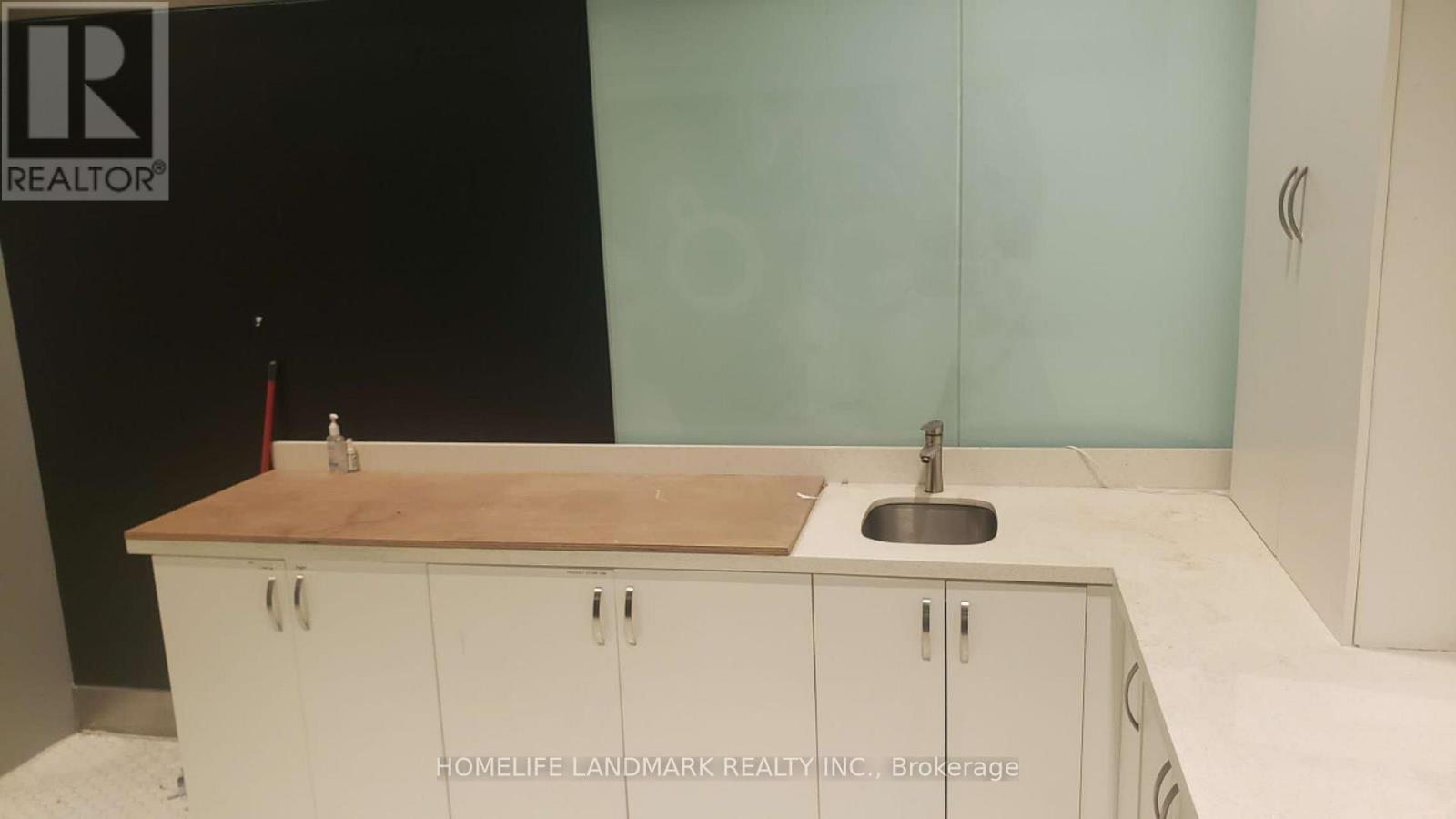 163 - 4750 Yonge Street, Toronto, Ontario  M2N 5M6 - Photo 8 - C12541586